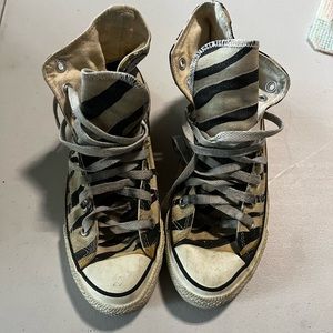 Vintage converse zebra glow in the dark 6.5